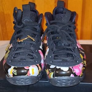 W Air Foamposite One